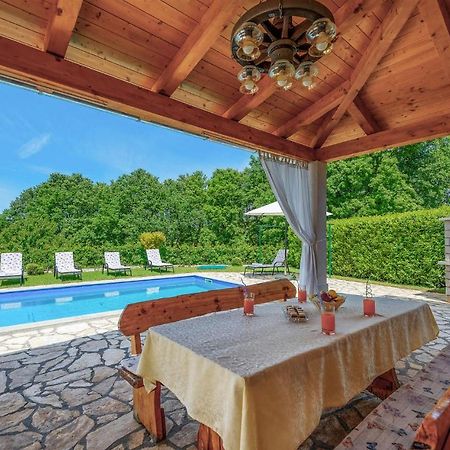 Cozy Home In Pamici With Kitchen Luaran gambar