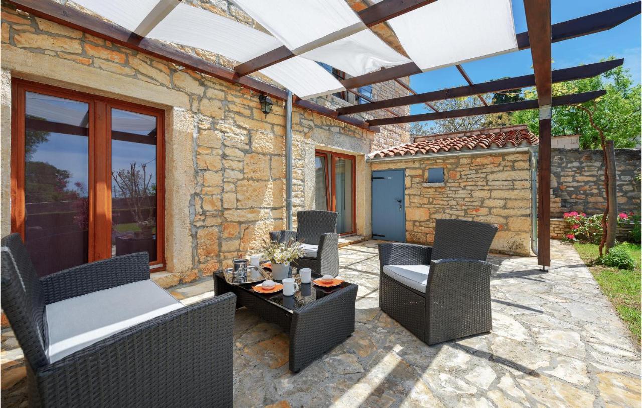 Cozy Home In Pamici With Kitchen Luaran gambar