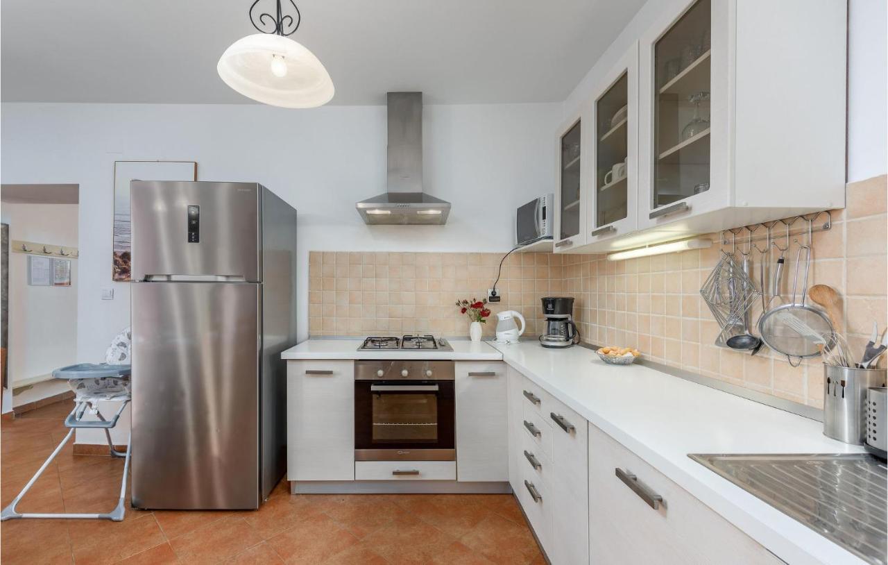Cozy Home In Pamici With Kitchen Luaran gambar