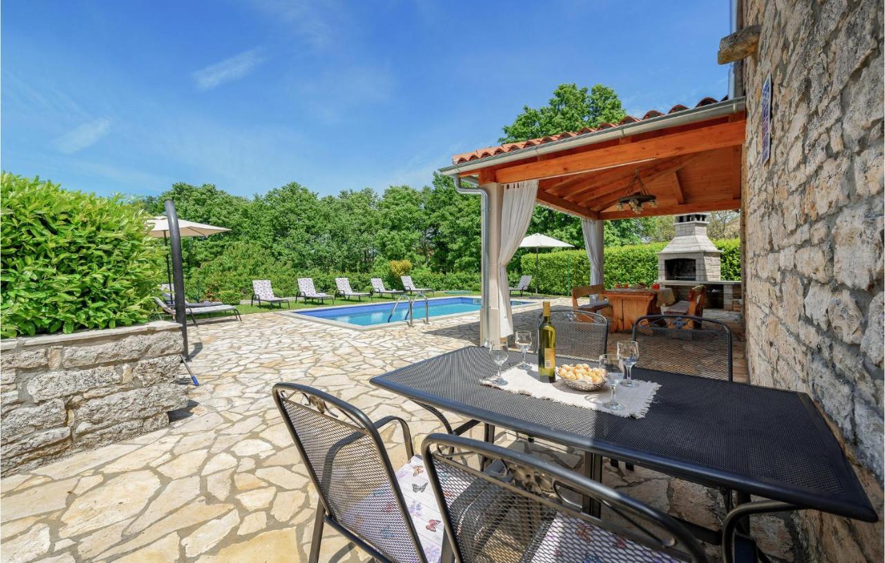 Cozy Home In Pamici With Kitchen Luaran gambar
