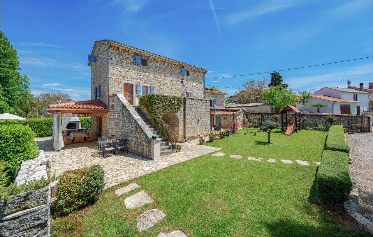 Cozy Home In Pamici With Kitchen Luaran gambar